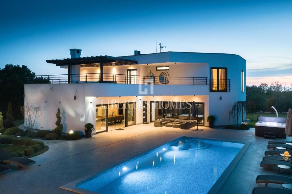 Casa u Svetvinčenatu, 500m², 5 soba