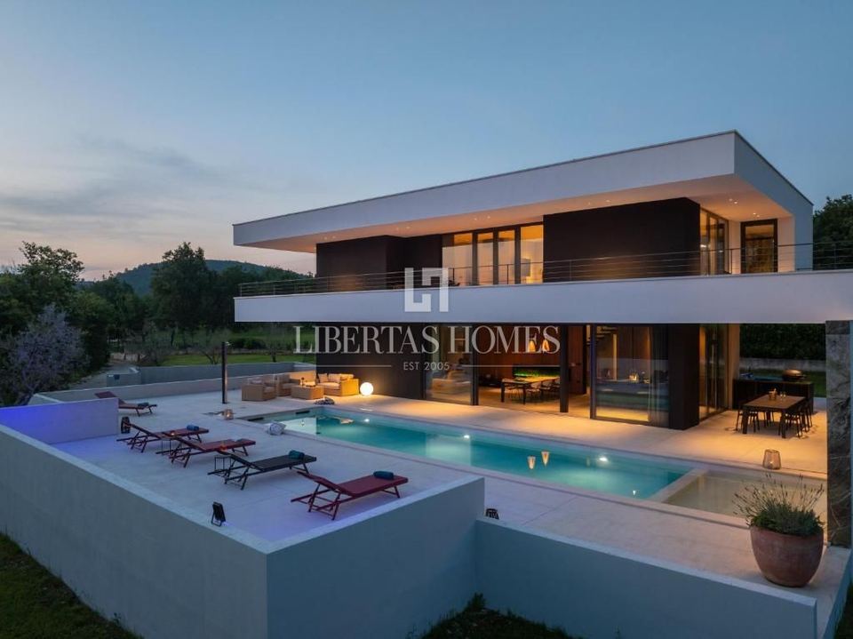 Casa u Grožnjanu, 300m², 3 sobe