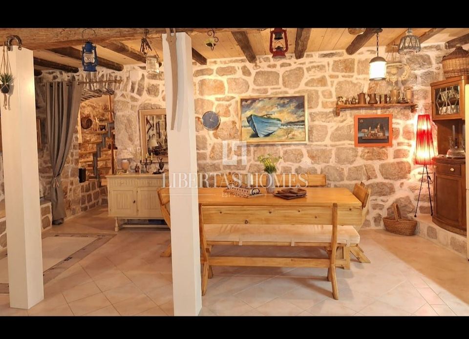Casa u Lastovu, 200m², 3 sobe, slika 5