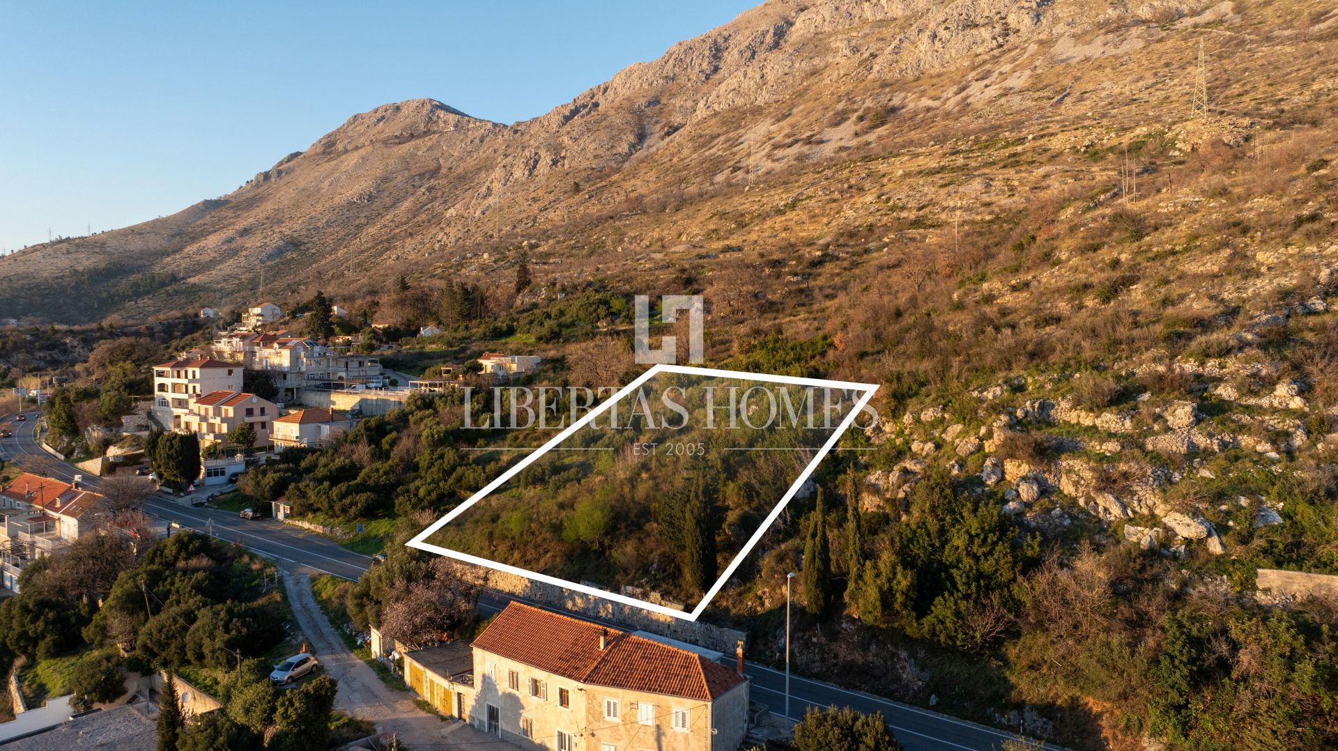Land u Župa dubrovačkoj, 905m²