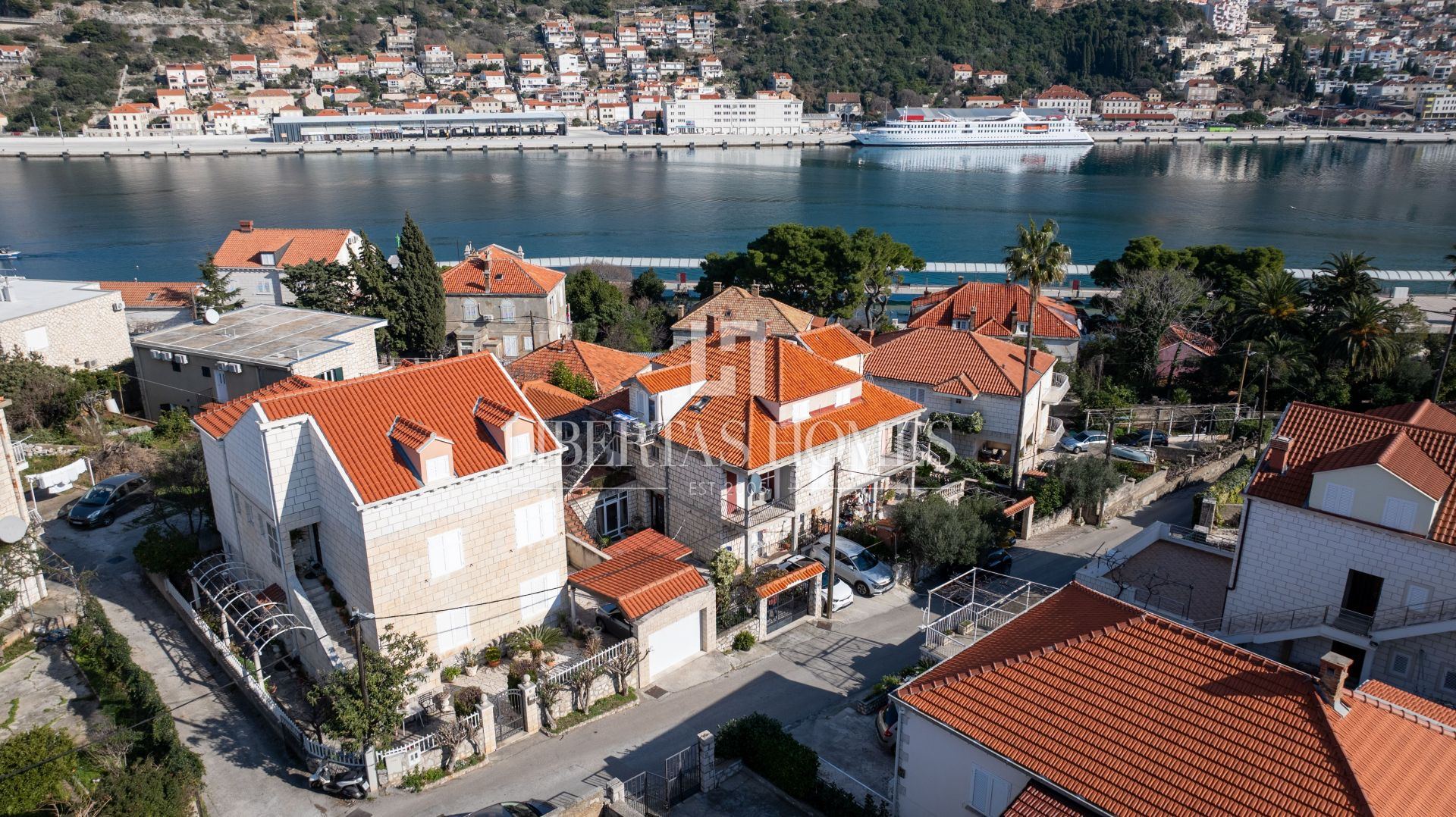 Haus u Dubrovniku, 283m², 5 soba