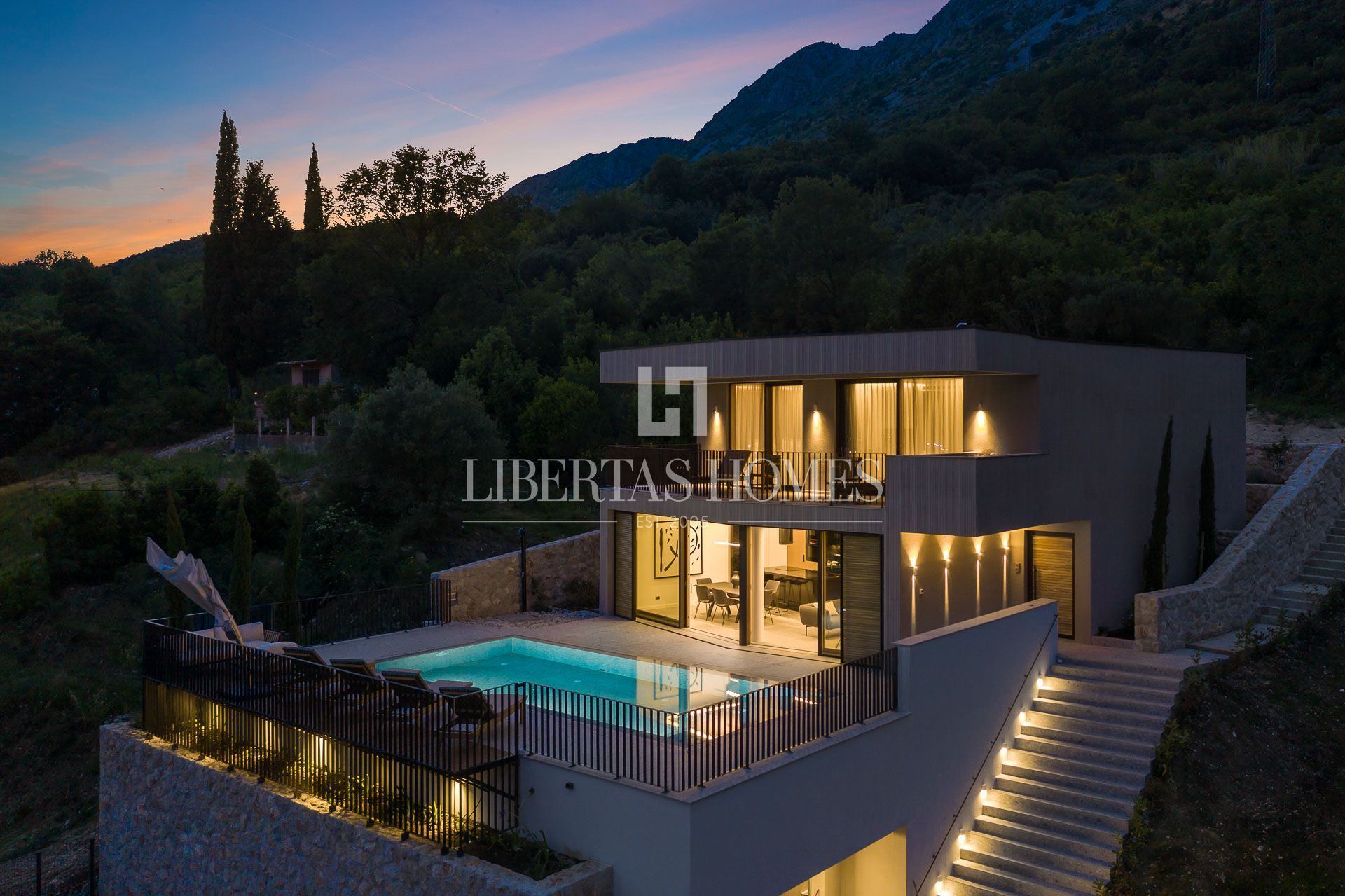 Haus u Dubrovniku, 360m², 3 sobe, slika 2