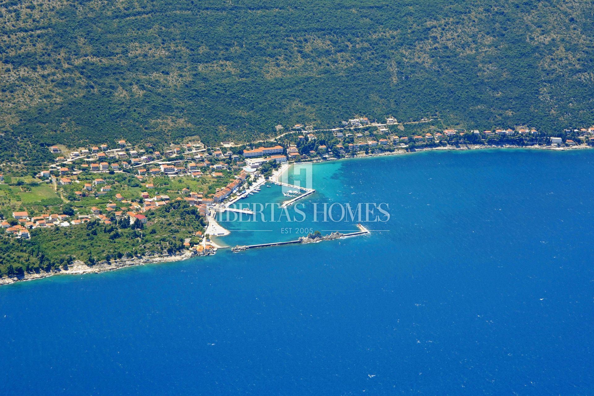 Terreno u Trpanju, 821m²