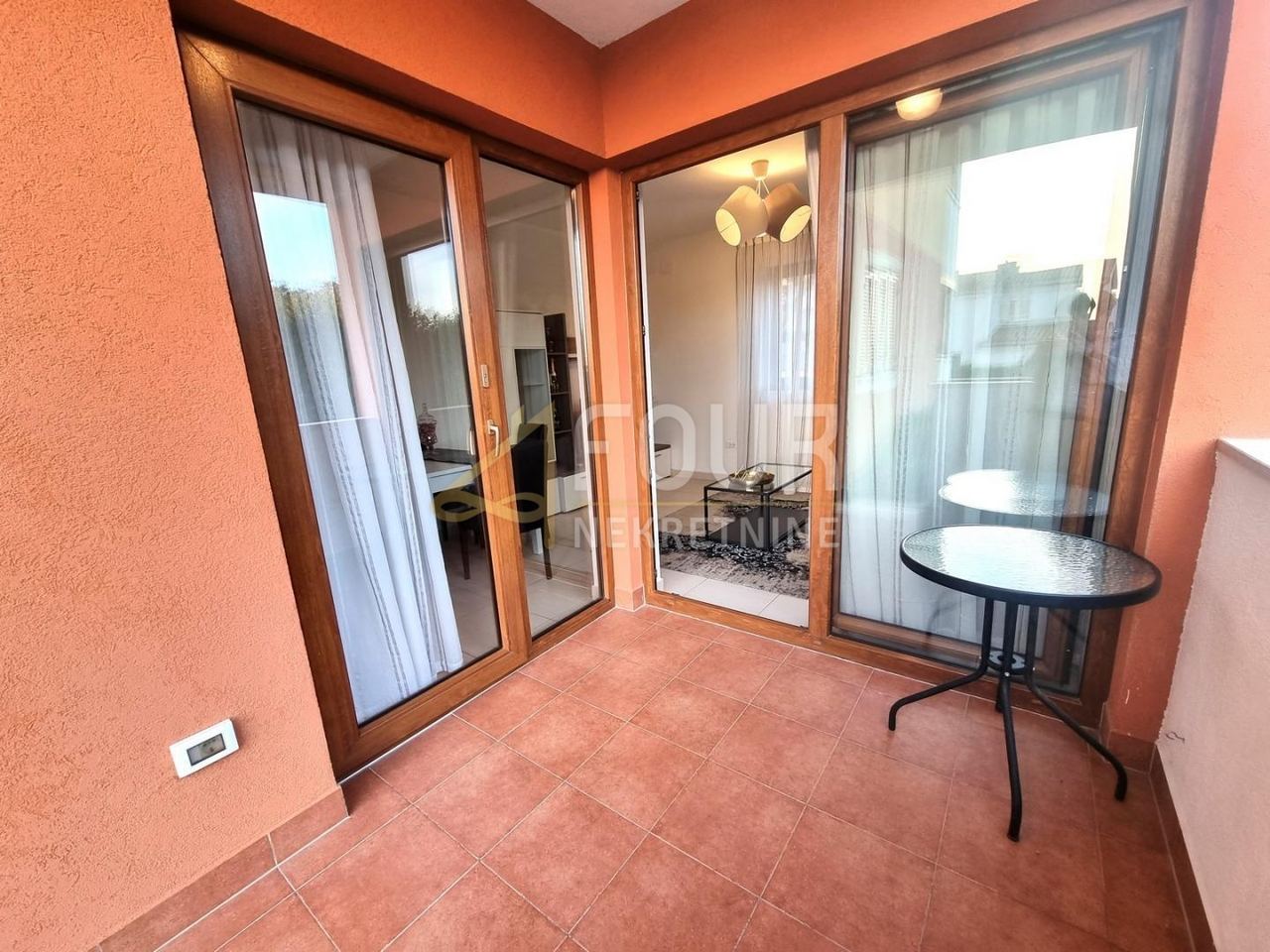 Stan u Novigradu, 42.7m², 1 soba, slika 2