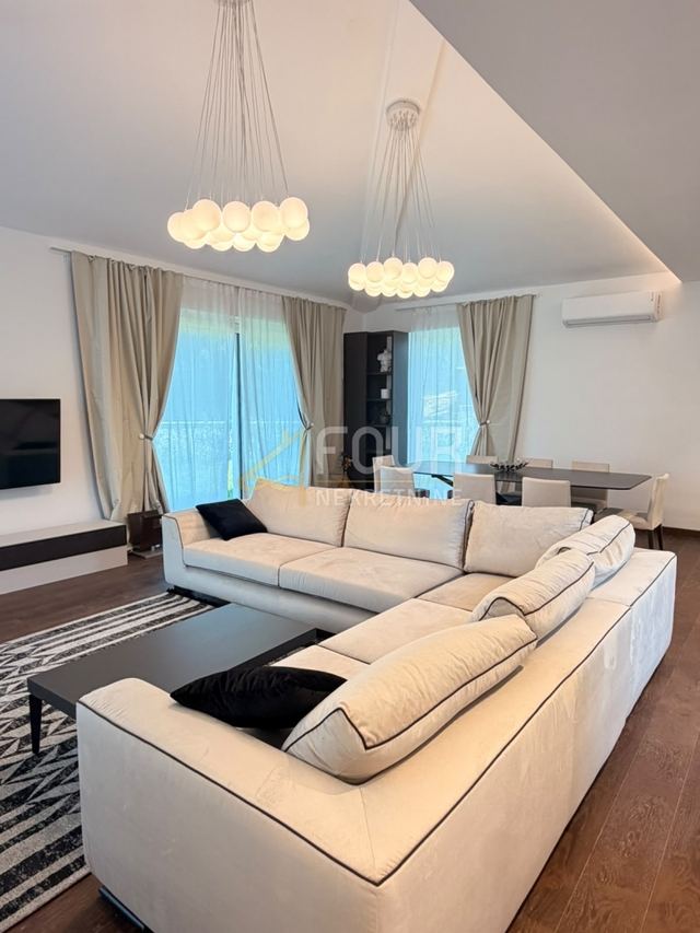 Casa u Parenzo (Poreč)u, 180m², 3 sobe, slika 5