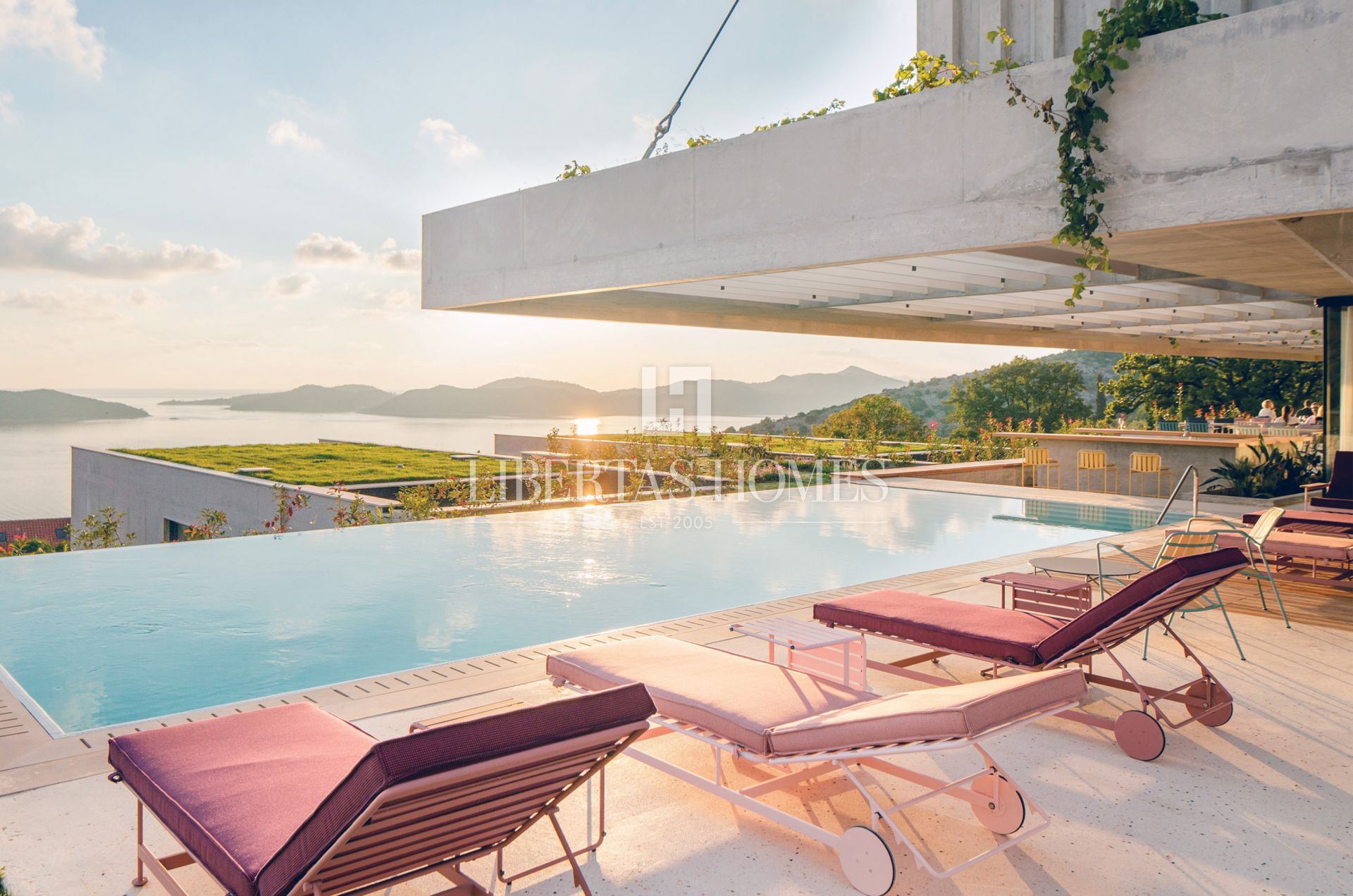 Poslovni Prostor u Dubrovniku, 2217m²