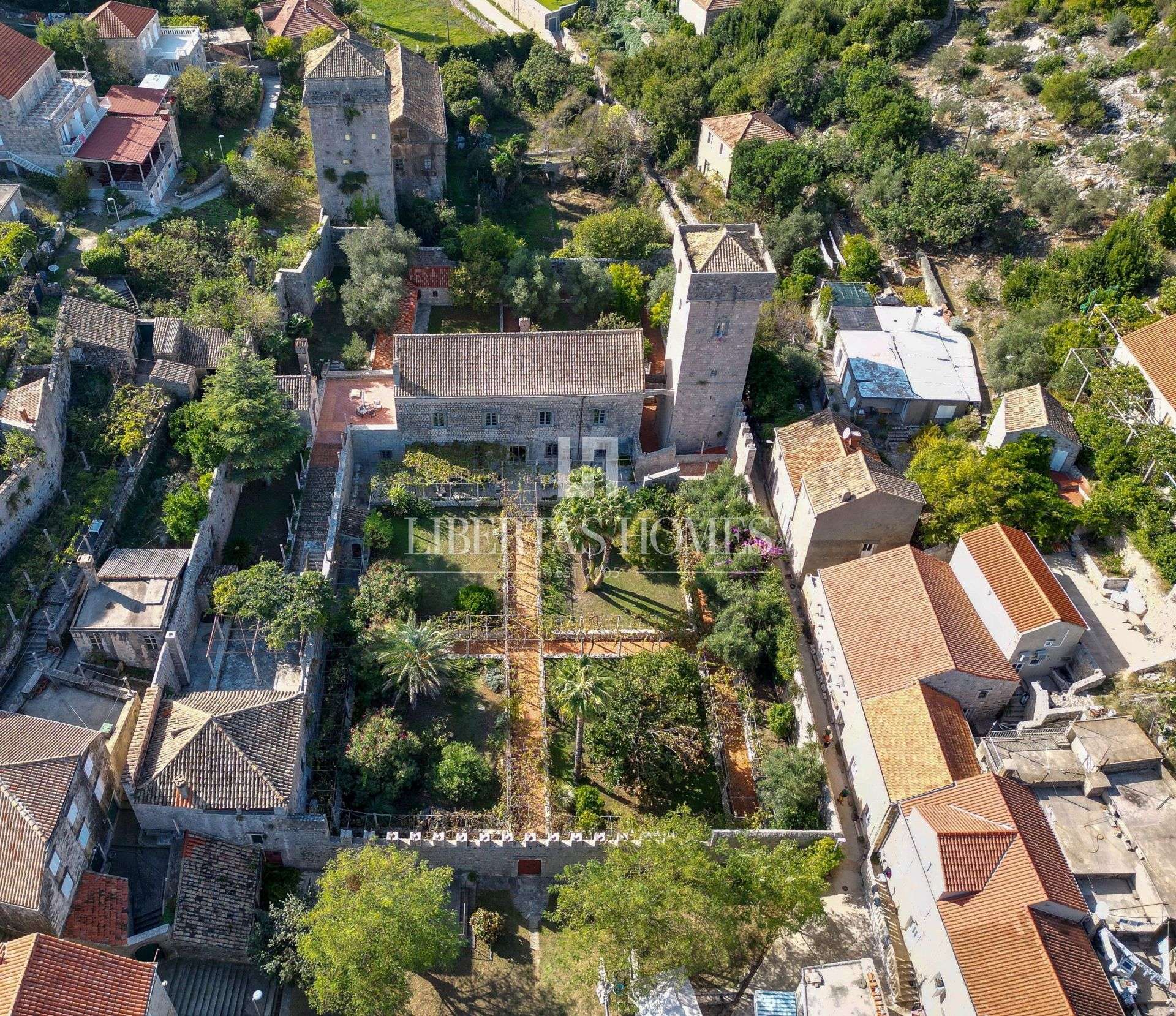 Casa u Dubrovniku, 3000m², 5 soba, slika 2