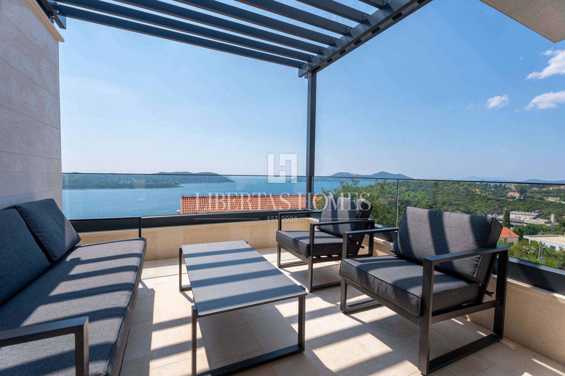 Wohnung u Dubrovniku, 150m², 3 sobe