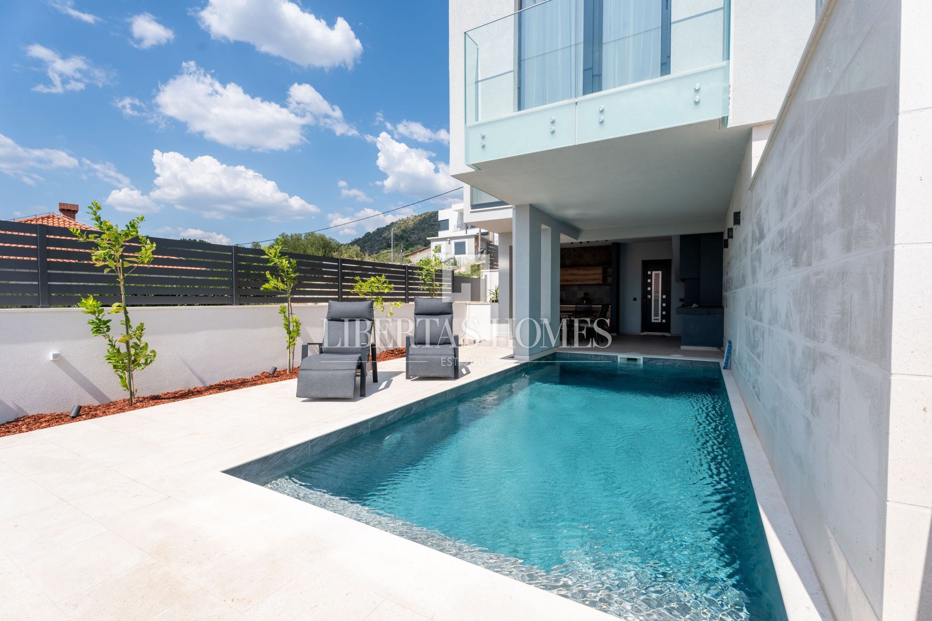 Apartment u Dubrovniku, 150m², 3 sobe, slika 2