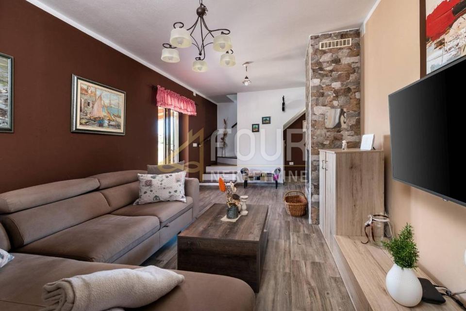 Casa u Marčani, 152m², 2 sobe, slika 3