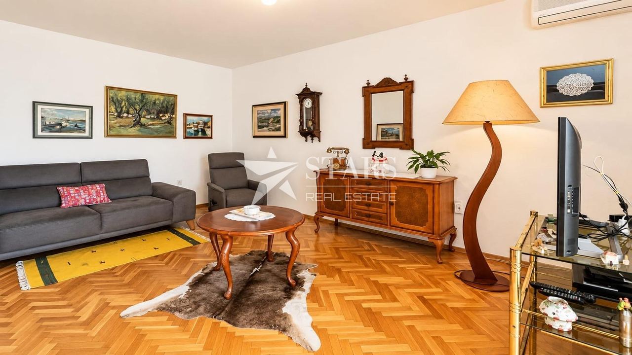 Casa u Kostreni, 300m², 7 soba, slika 5