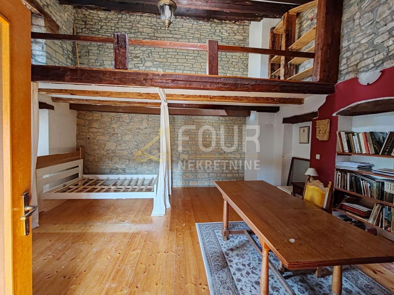 Haus u Motovunu, 108m², 2 sobe, slika 2
