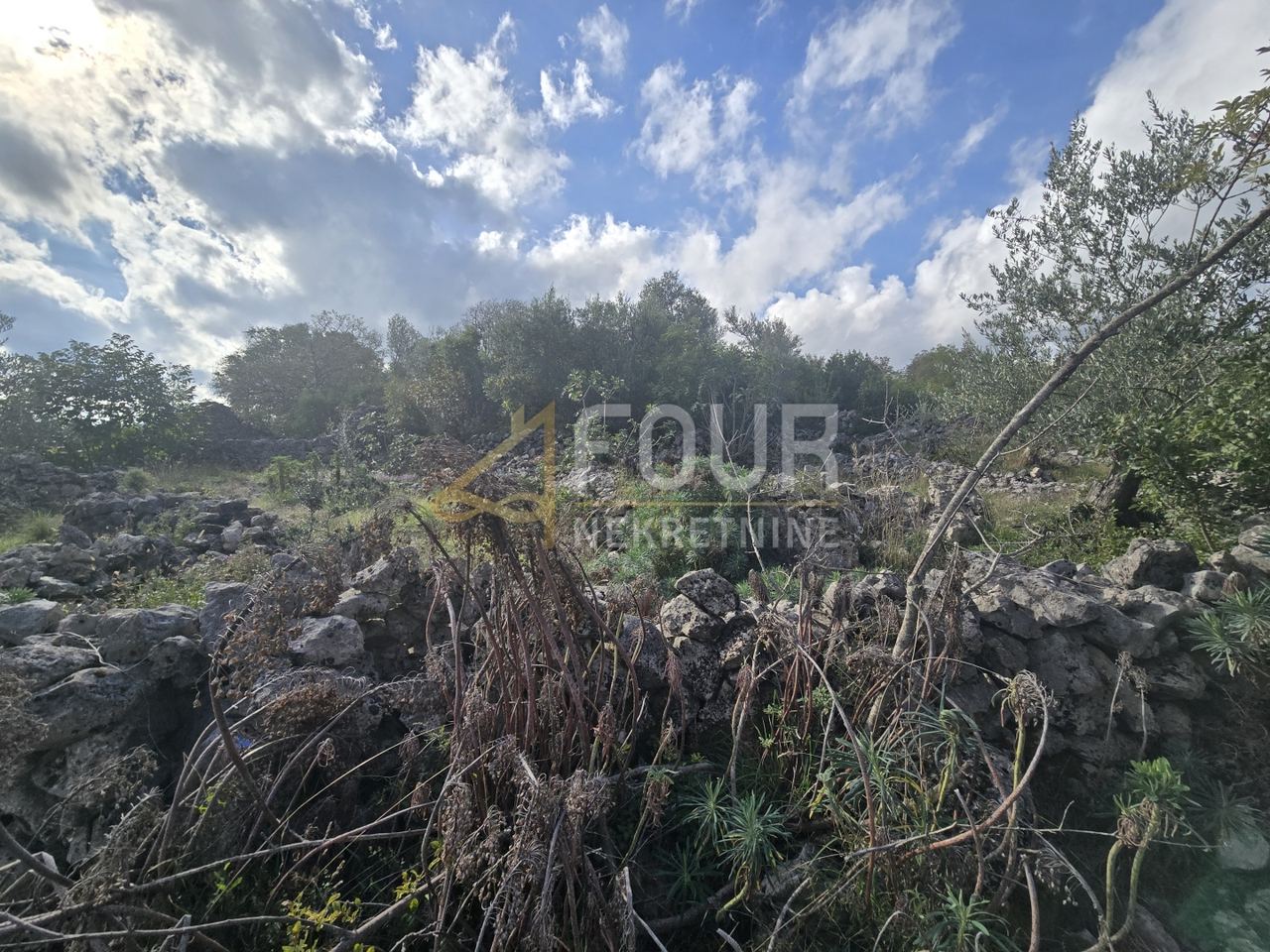 Zemljište u Vrbniku, 449m², slika 3