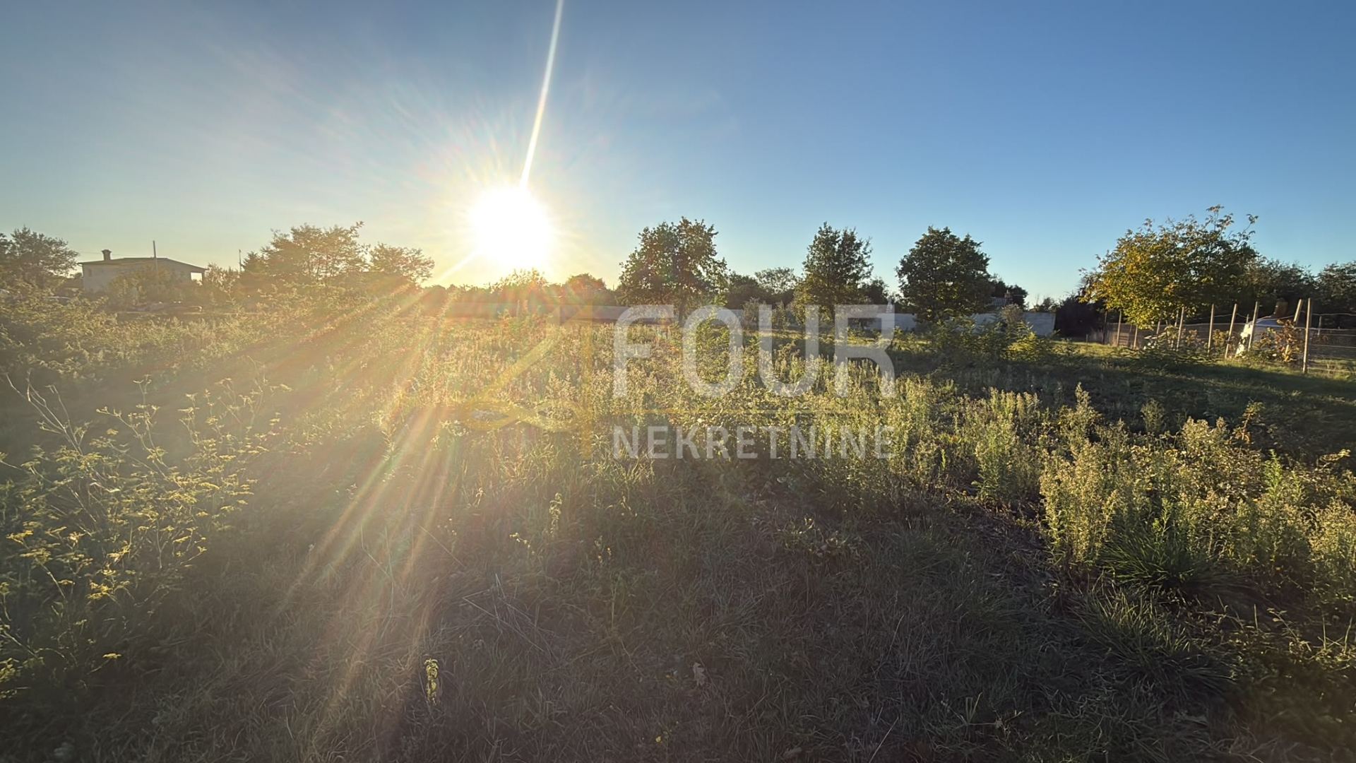 Terreno u Marčani, 703m²