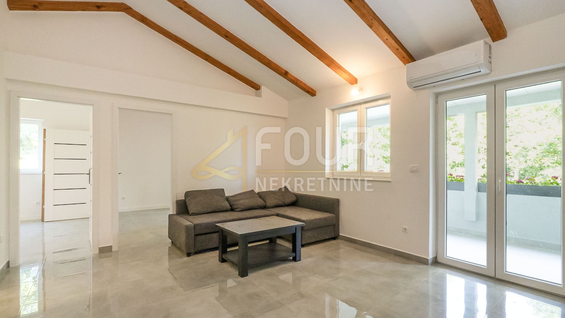 Stan u Viškovu, 80.79m², 2 sobe