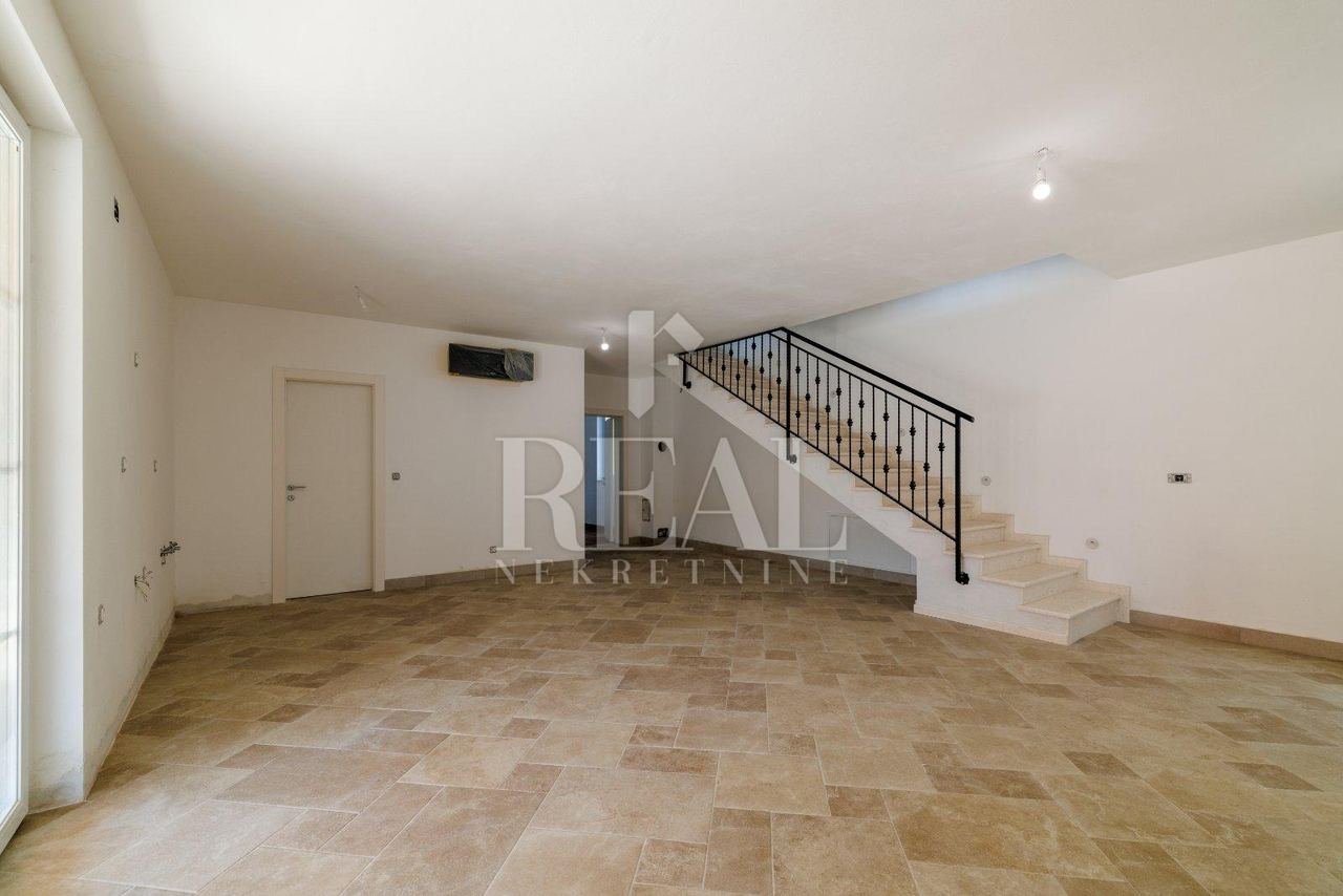 Kuća u Crikvenici, 185m², 4 sobe, slika 5
