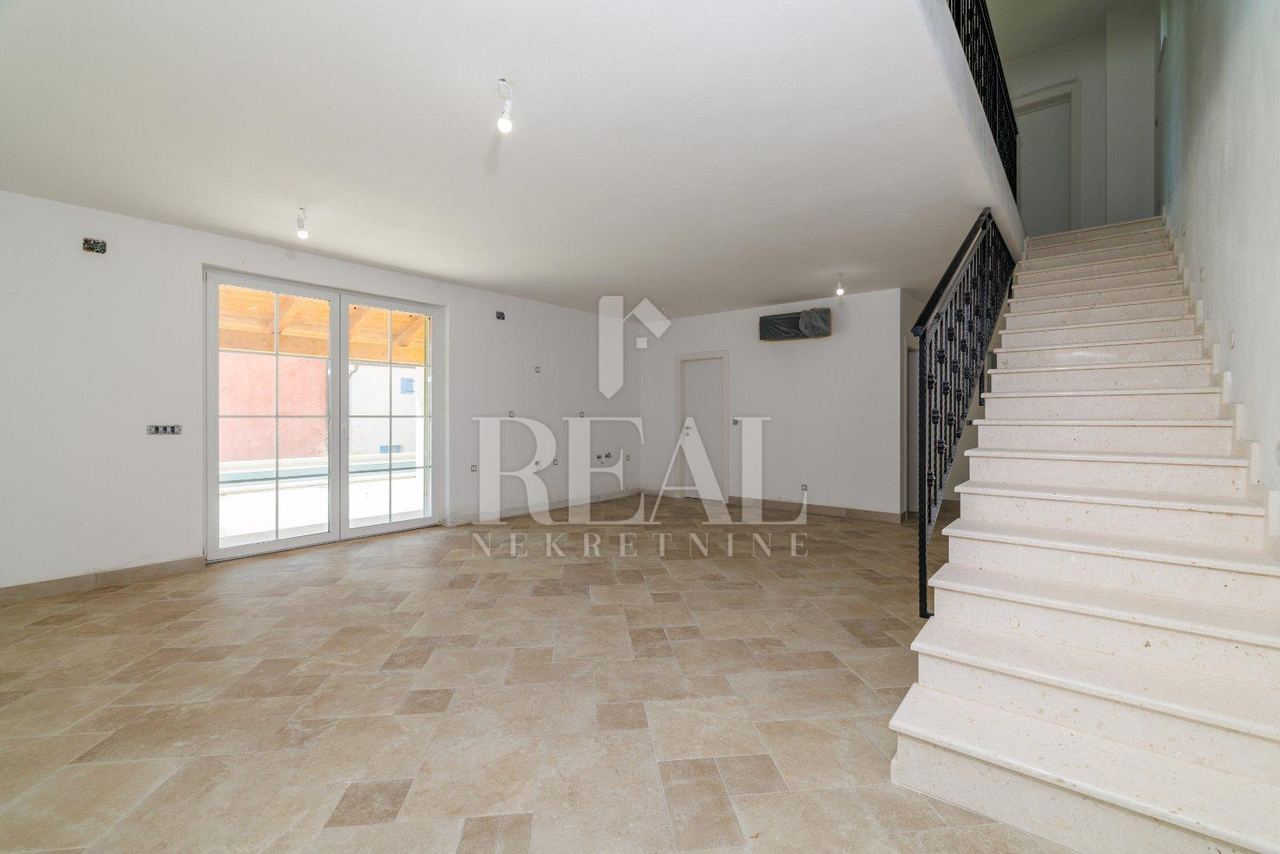 Casa u Crikvenici, 244m², 4 sobe, slika 5