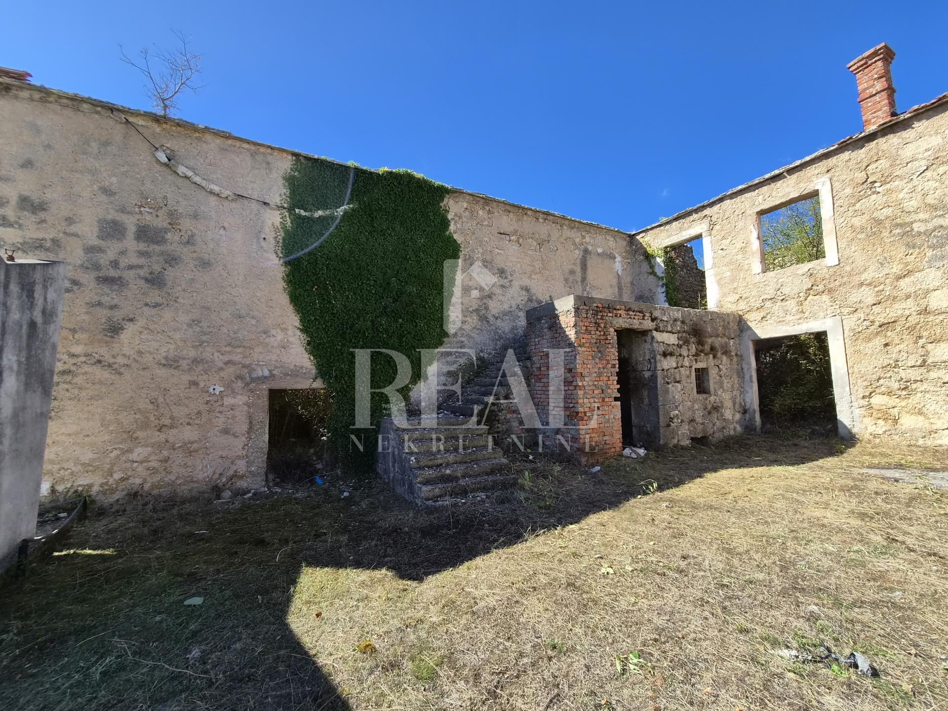 Gewerbefläche u Drnišu, 470m², slika 4