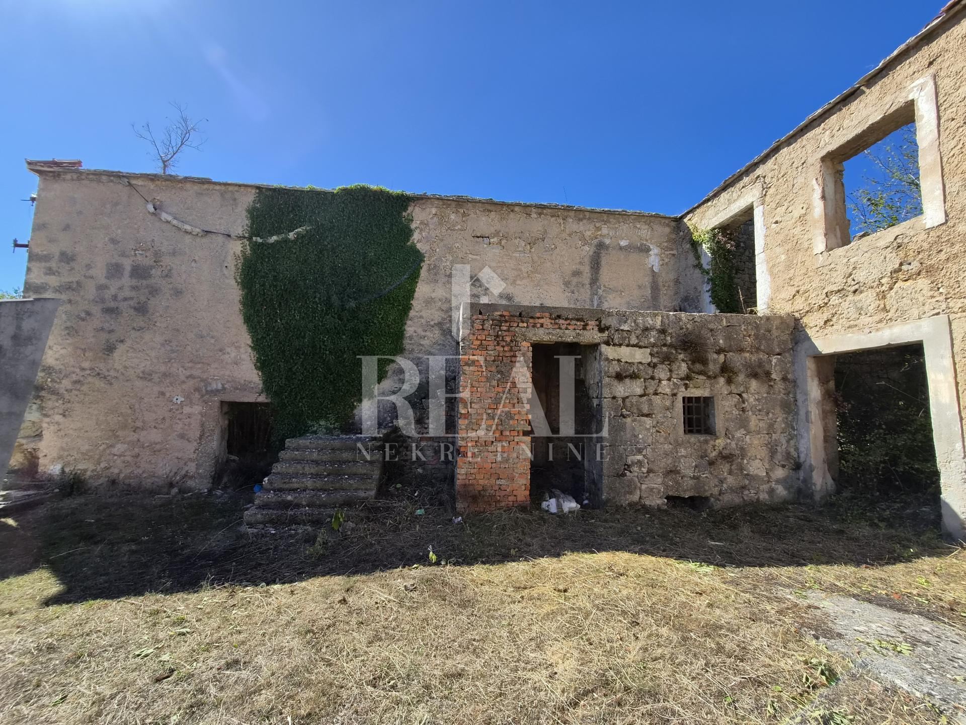 Gewerbefläche u Drnišu, 470m², slika 5