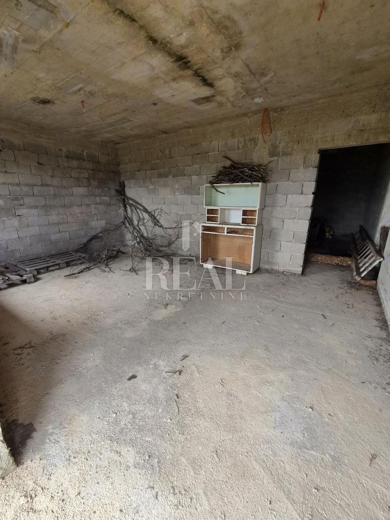 House u Drnišu, 248m², 3 sobe, slika 5