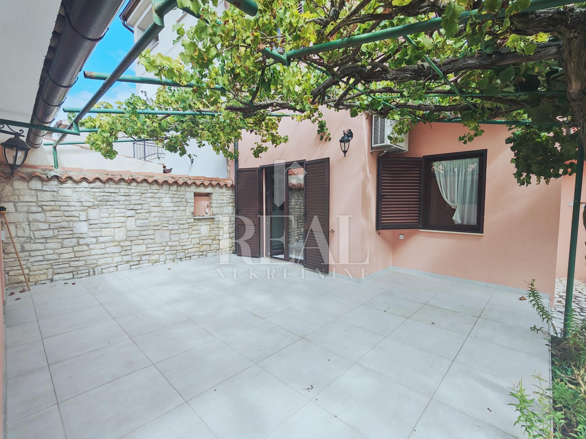 House u Fažani, 160m², 5 soba
