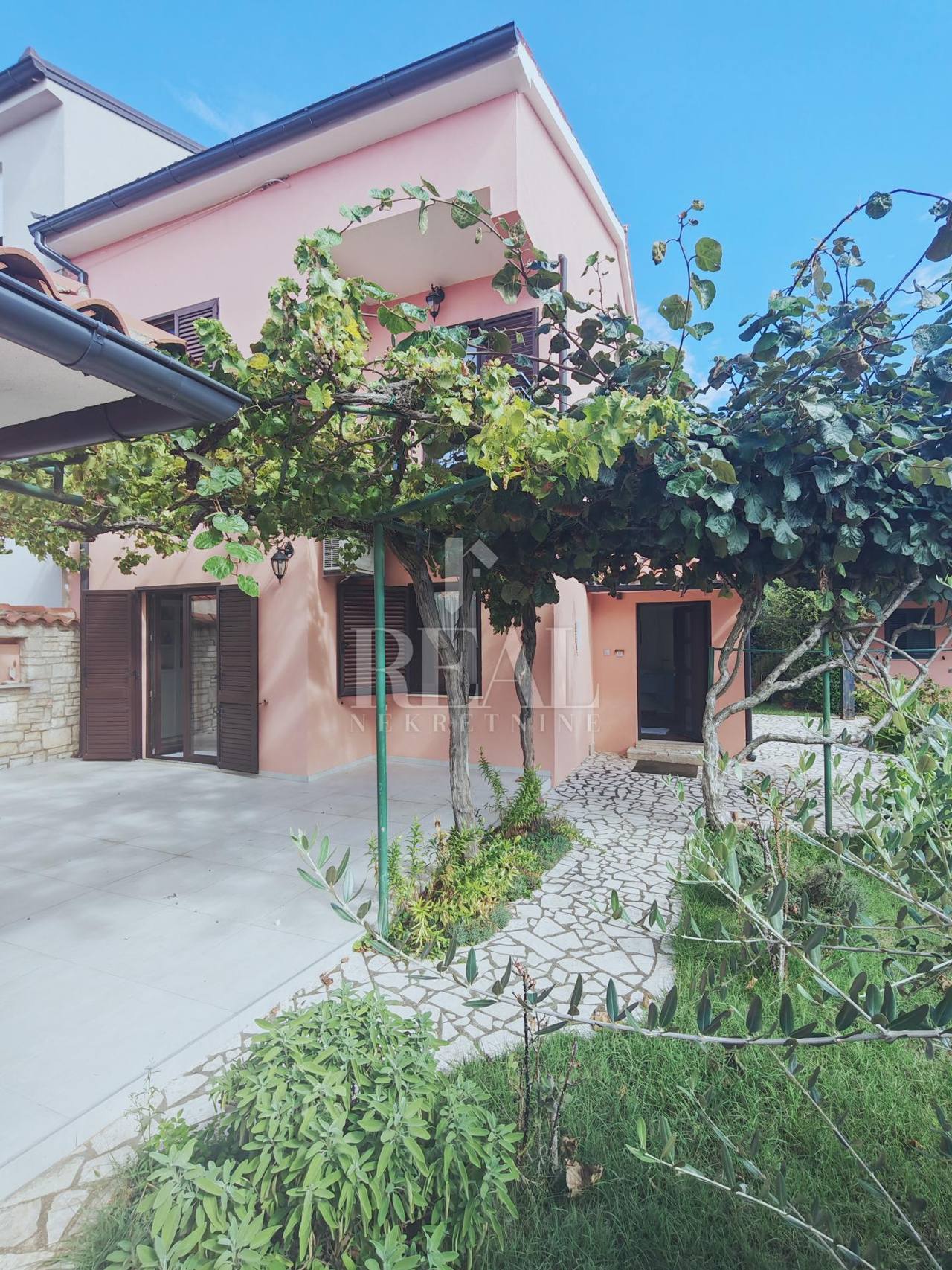 Casa u Fažani, 160m², 5 soba, slika 2