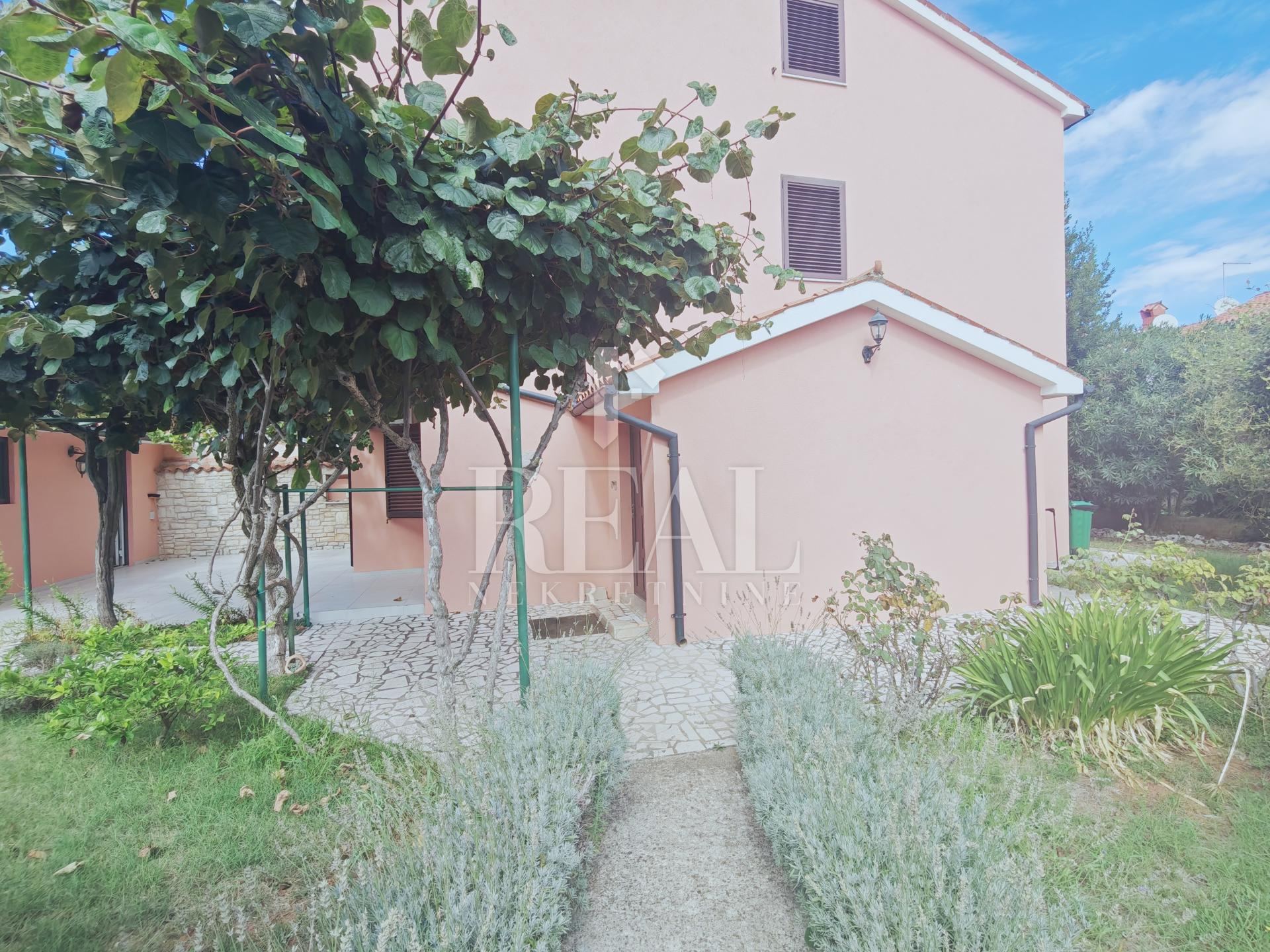Casa u Fažani, 160m², 5 soba, slika 3