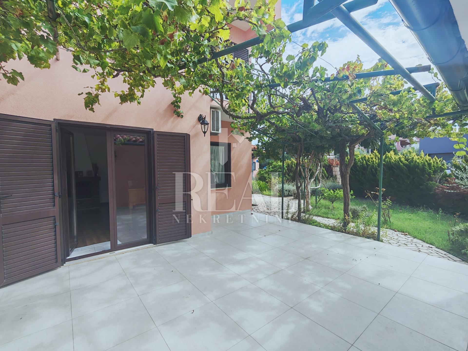 Casa u Fažani, 160m², 5 soba, slika 4