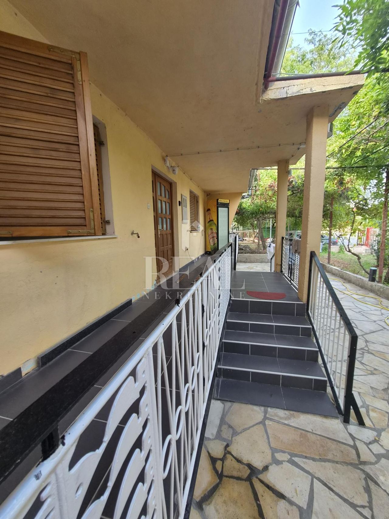 House u Drnišu, 92m², 3 sobe, slika 3