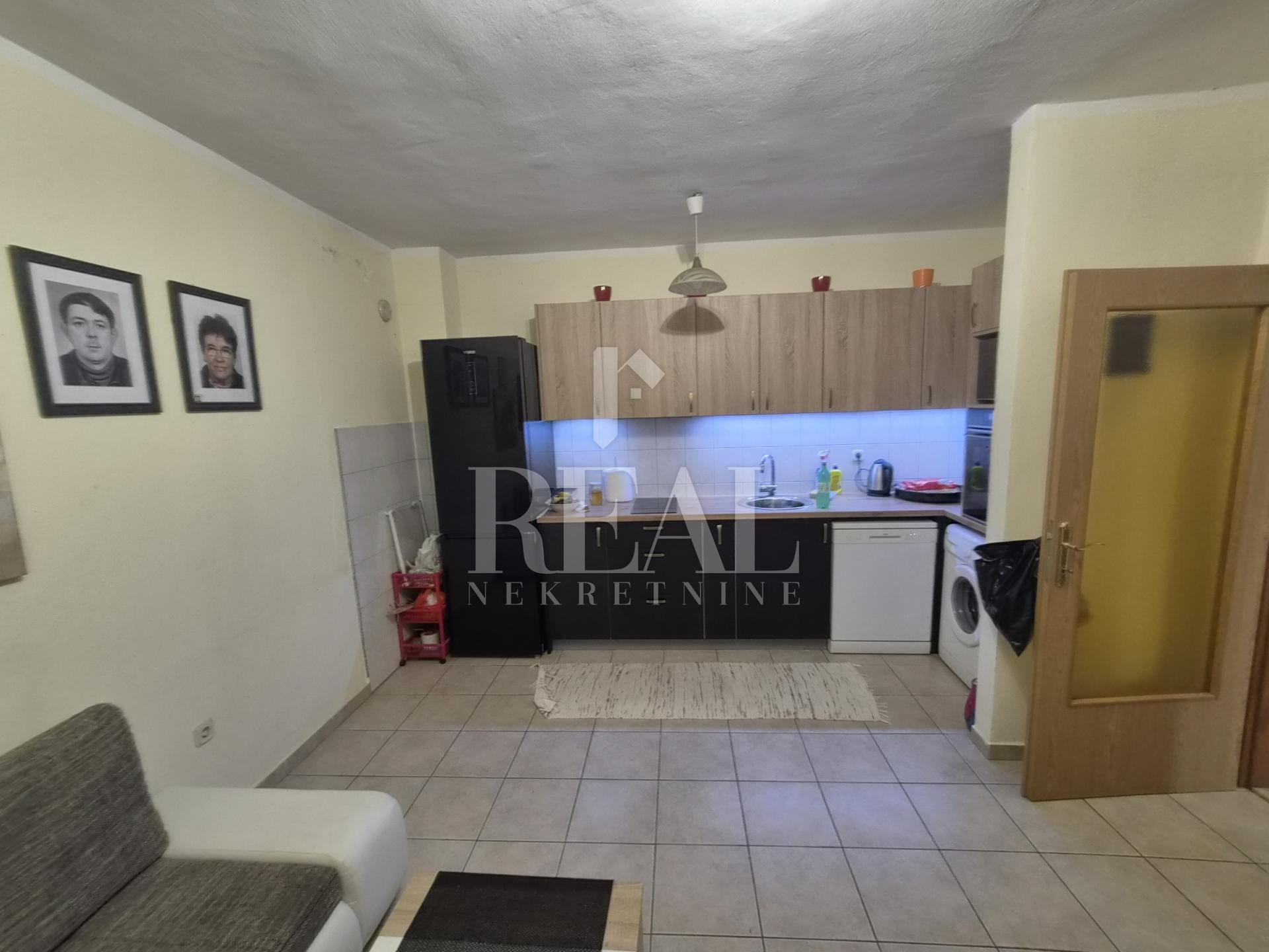 House u Drnišu, 92m², 3 sobe, slika 5