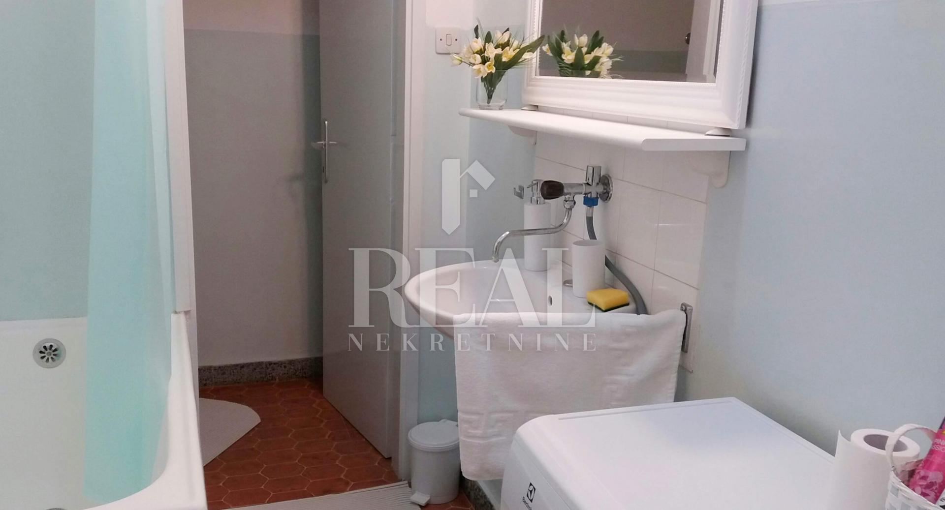 Casa u Šibeniku, 150m², 5 soba, slika 4