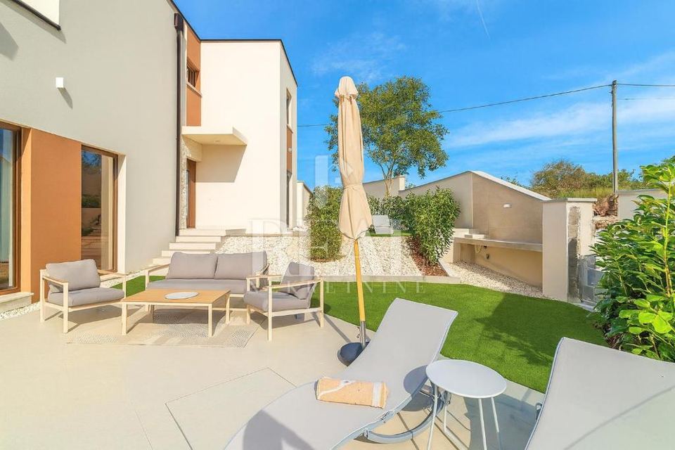 Casa u Svetvinčenatu, 144m², 3 sobe, slika 2