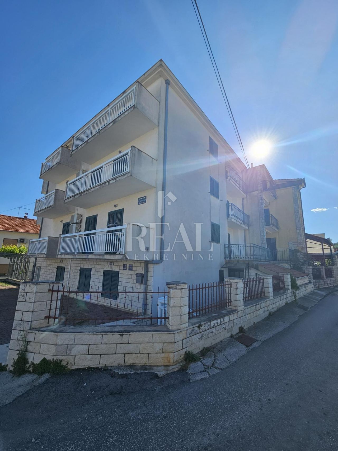Kuća u Segetu, 540m², 13 soba