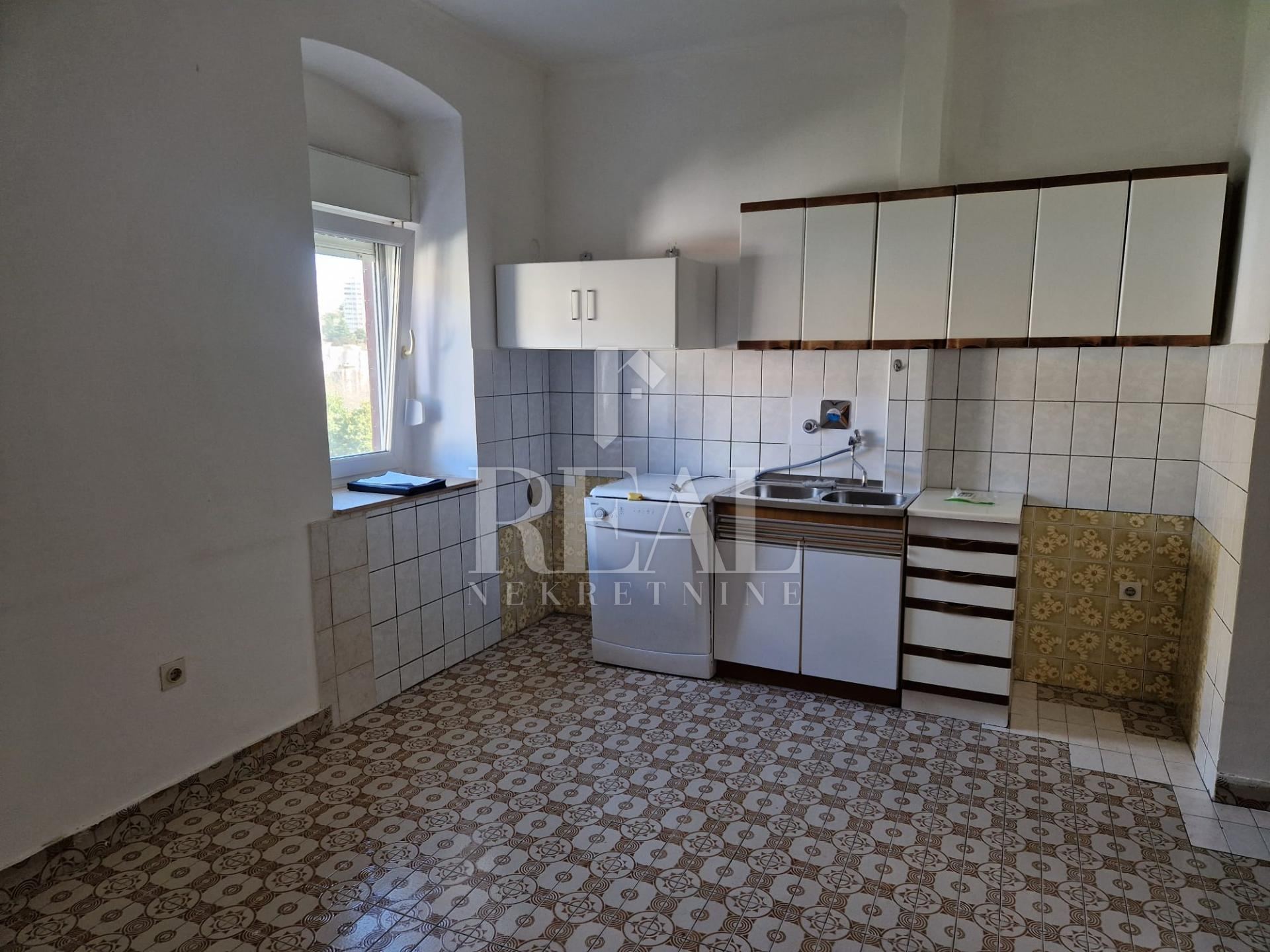 Appartamento u Rijeci, 50.5m², 2 sobe