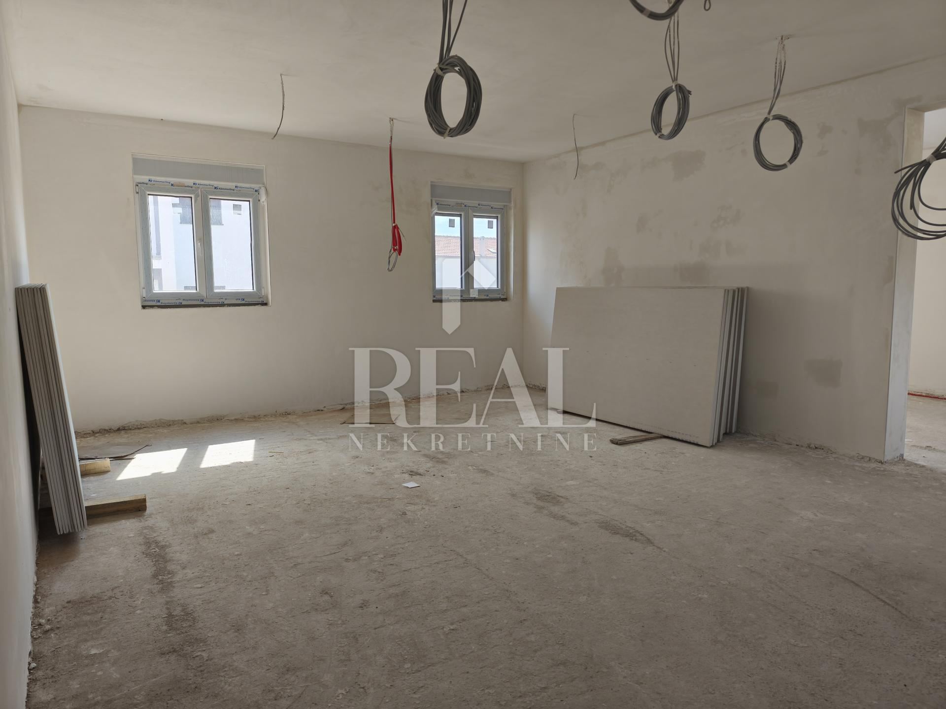 Stan u Trogiru, 65.36m², 2 sobe
