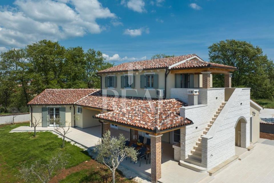 Casa u Marčani, 300m², 4 sobe, slika 2