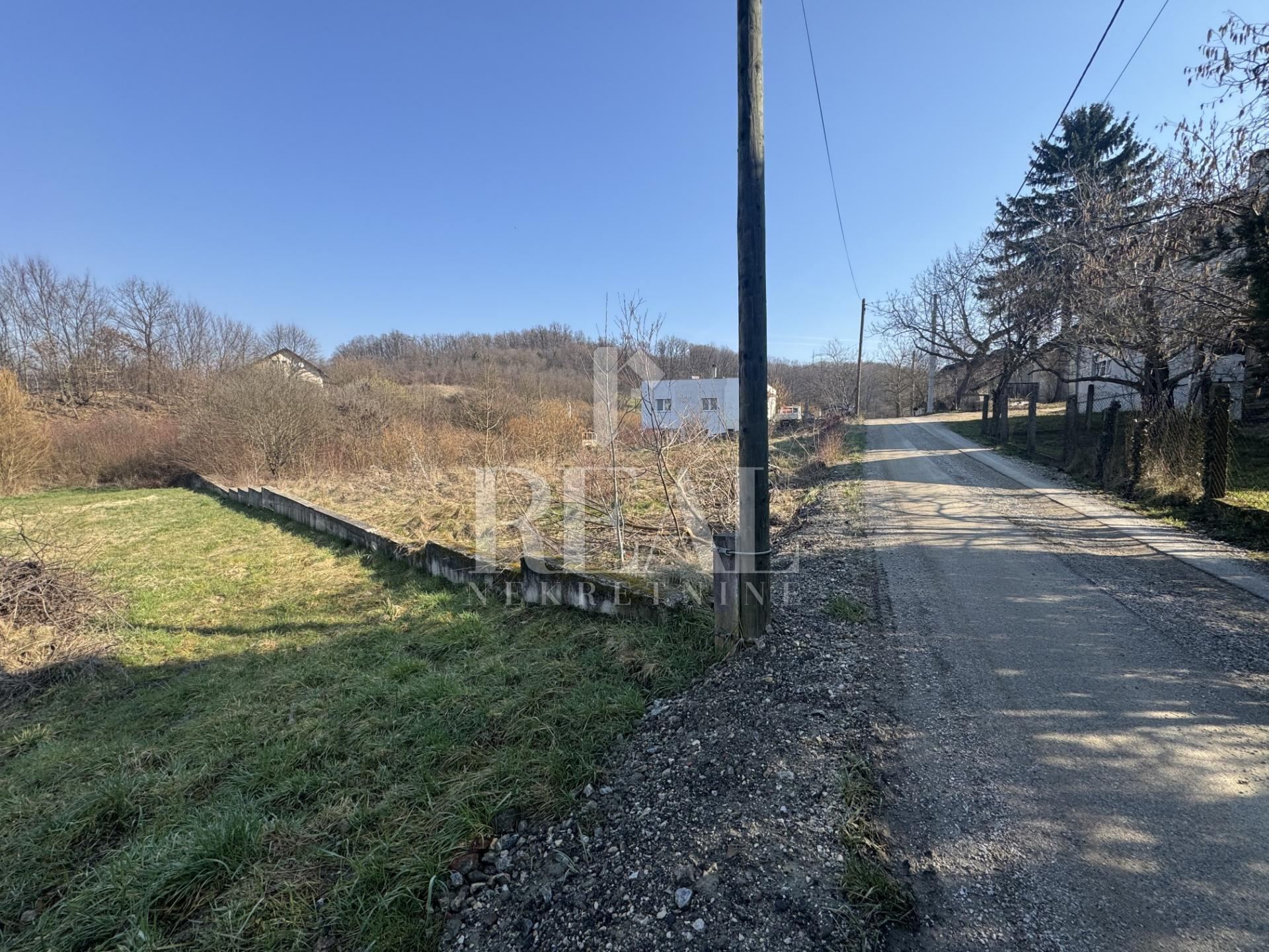 Terreno u Sesvetama, 1652m²