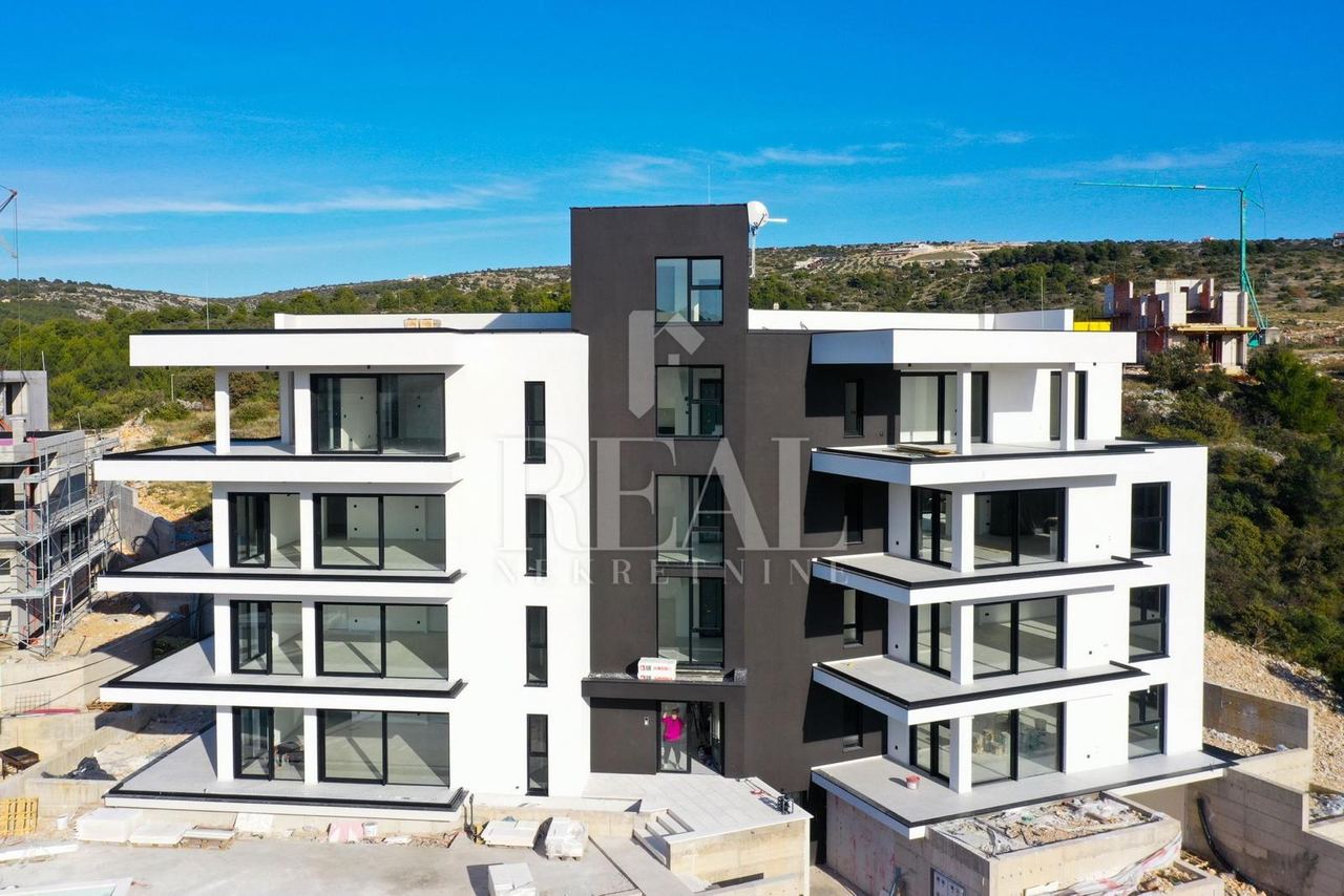Apartment u Primoštenu, 104.9m², 2 sobe