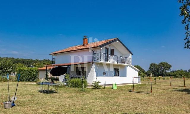 Casa u Marčani, 160m², 3 sobe