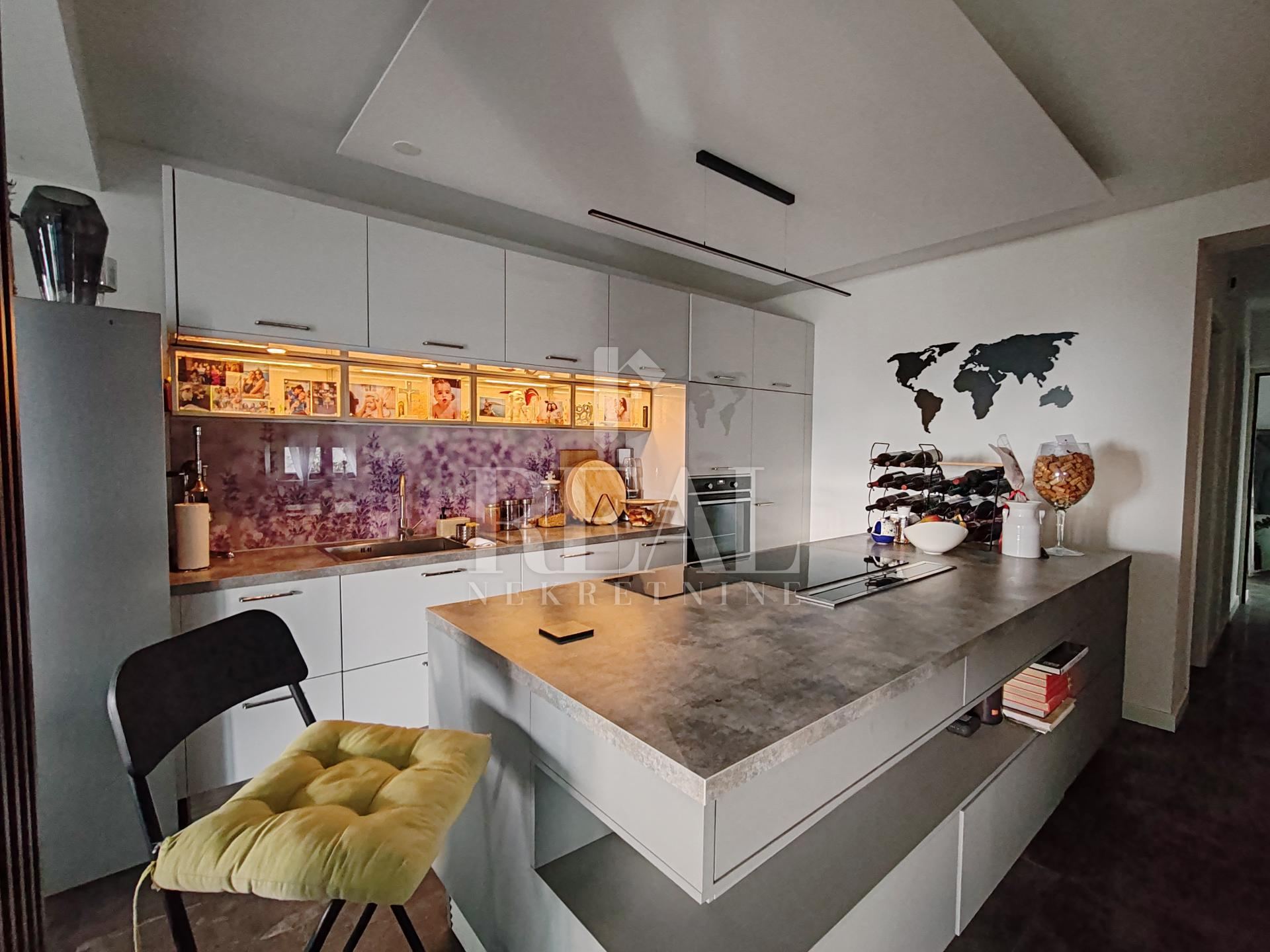 Wohnung u Klisu, 107m², 2 sobe, slika 2