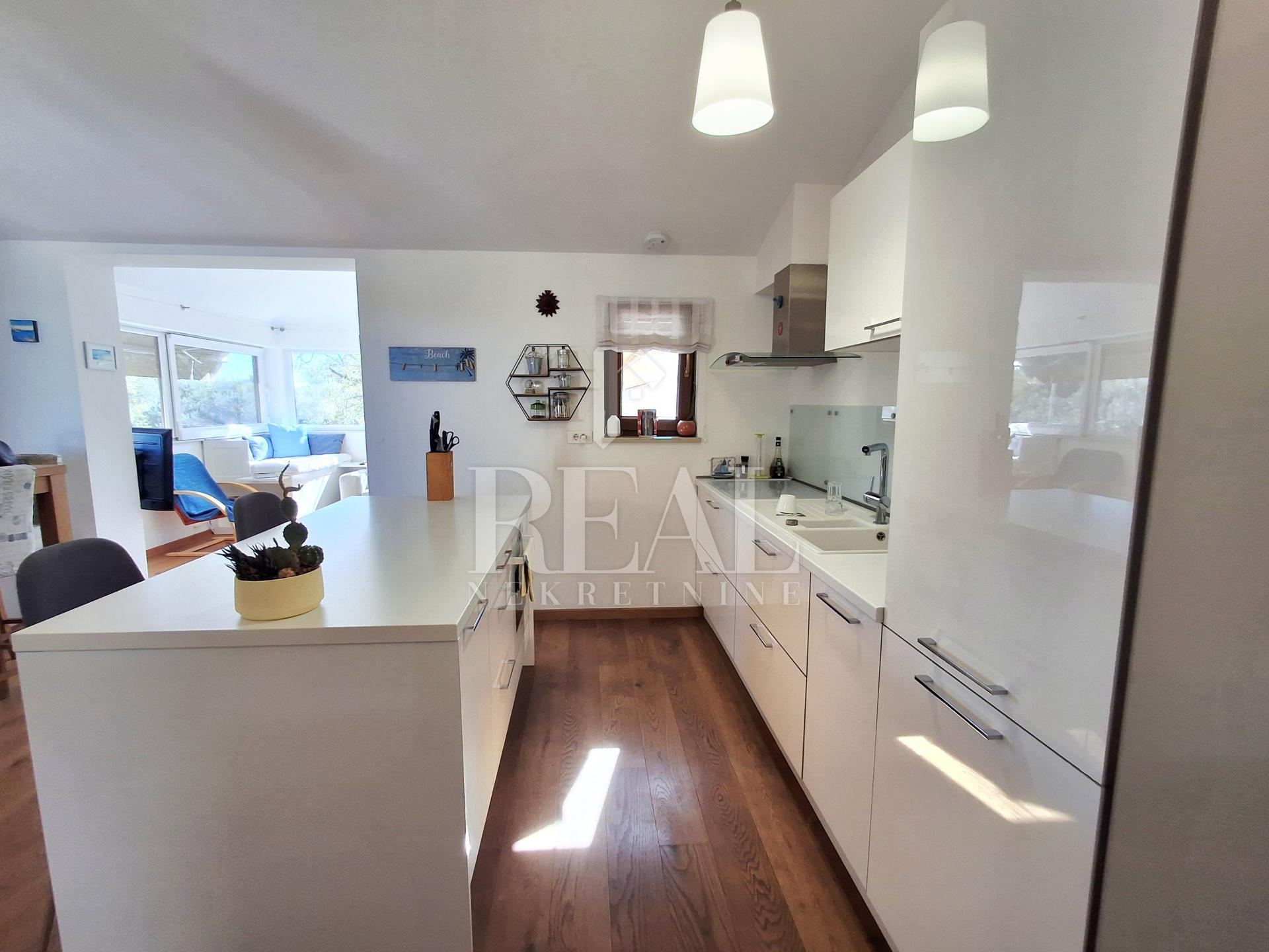 Apartment u Puli, 63m², 2 sobe, slika 2