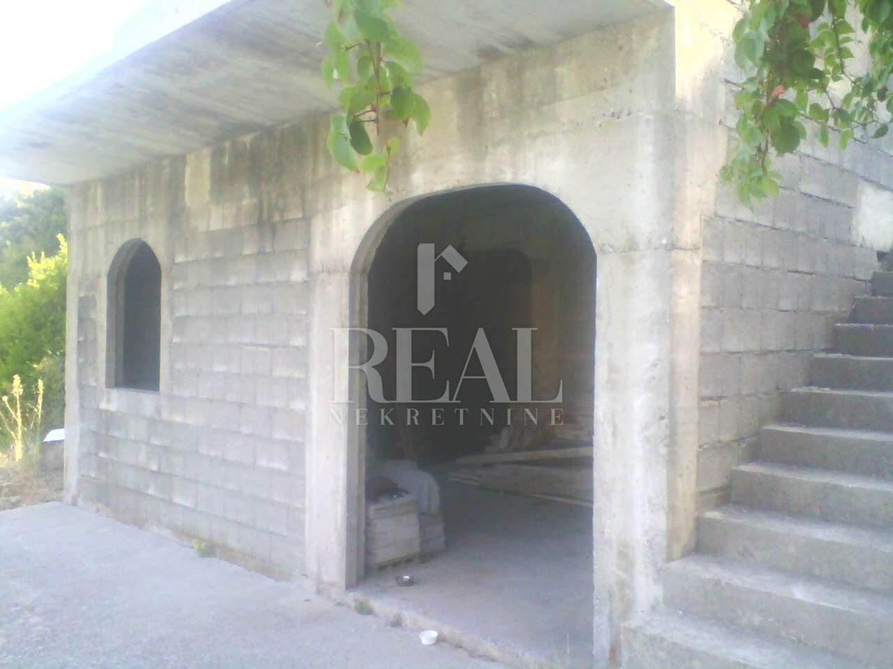 Kuća u Sućuraju, 50m², 1 soba