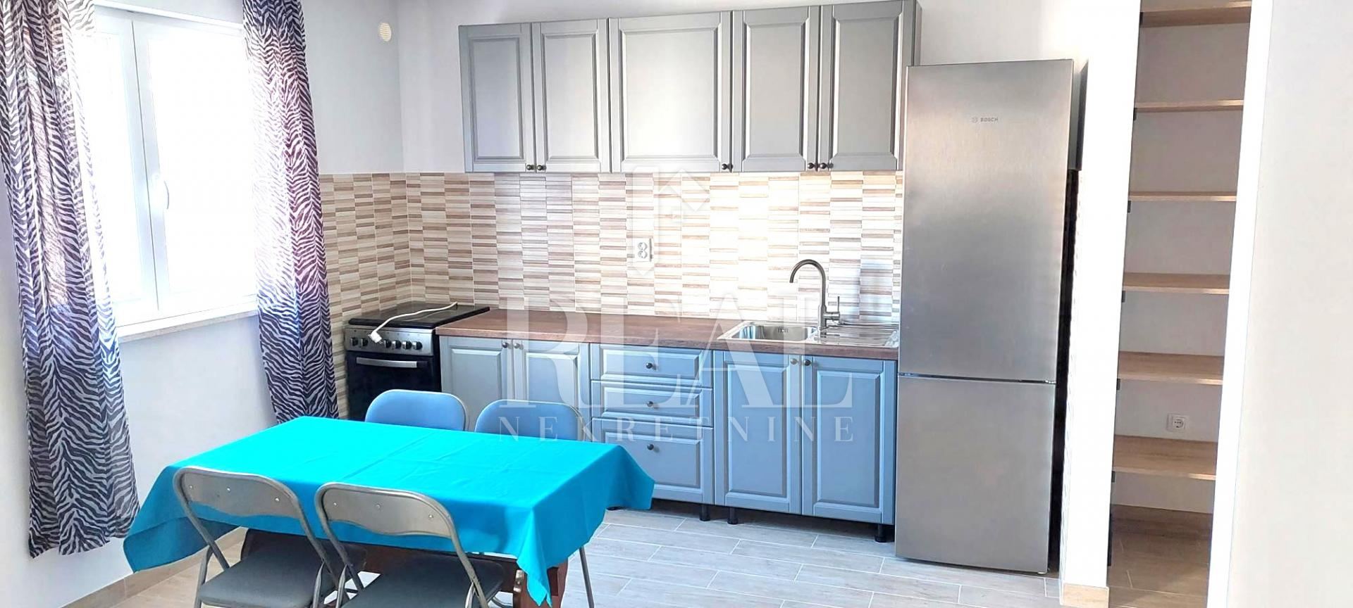 Apartment u Ližnjanu, 55m², 1 soba