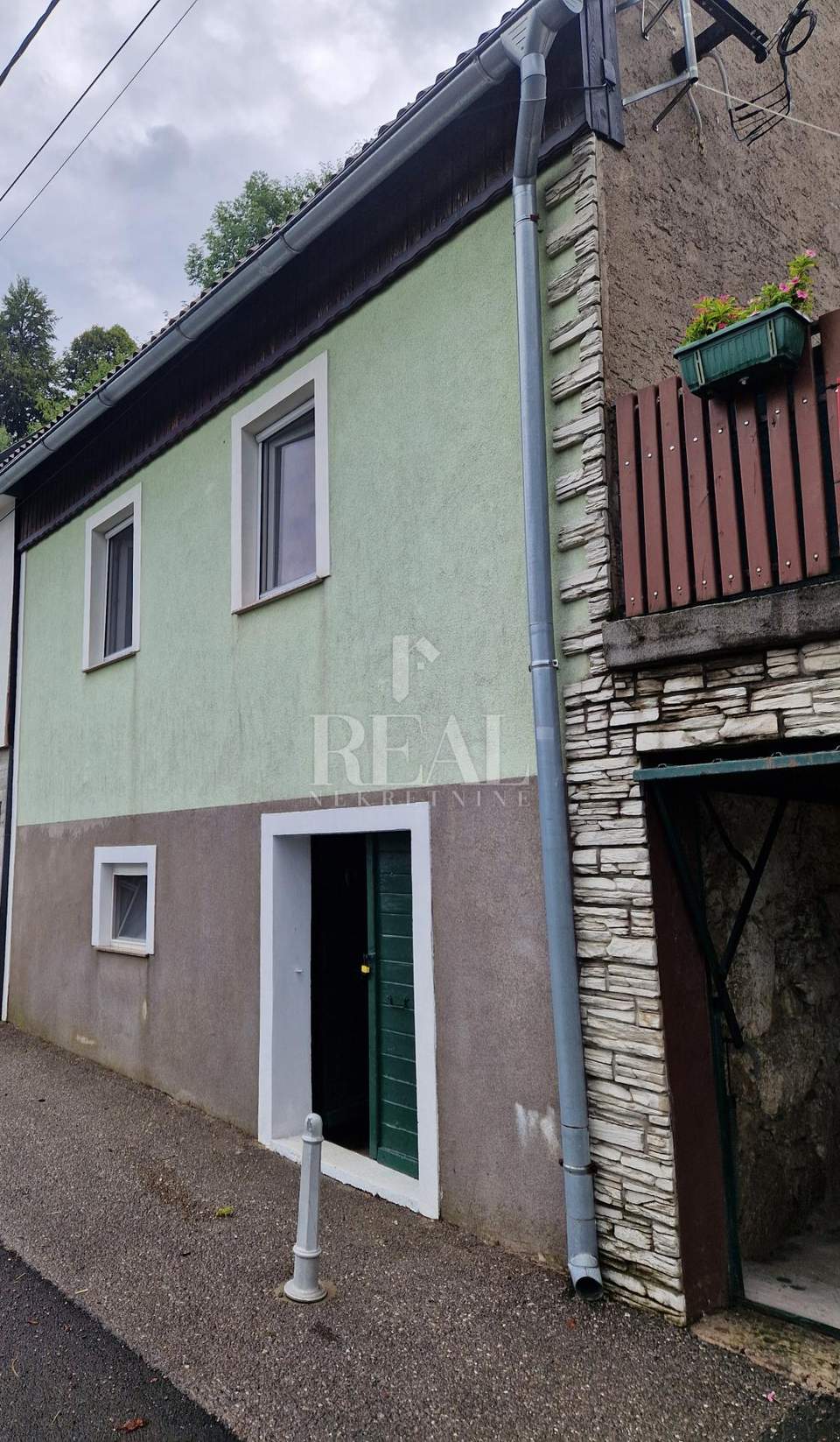 House u Fužinama, 101m², 1 soba