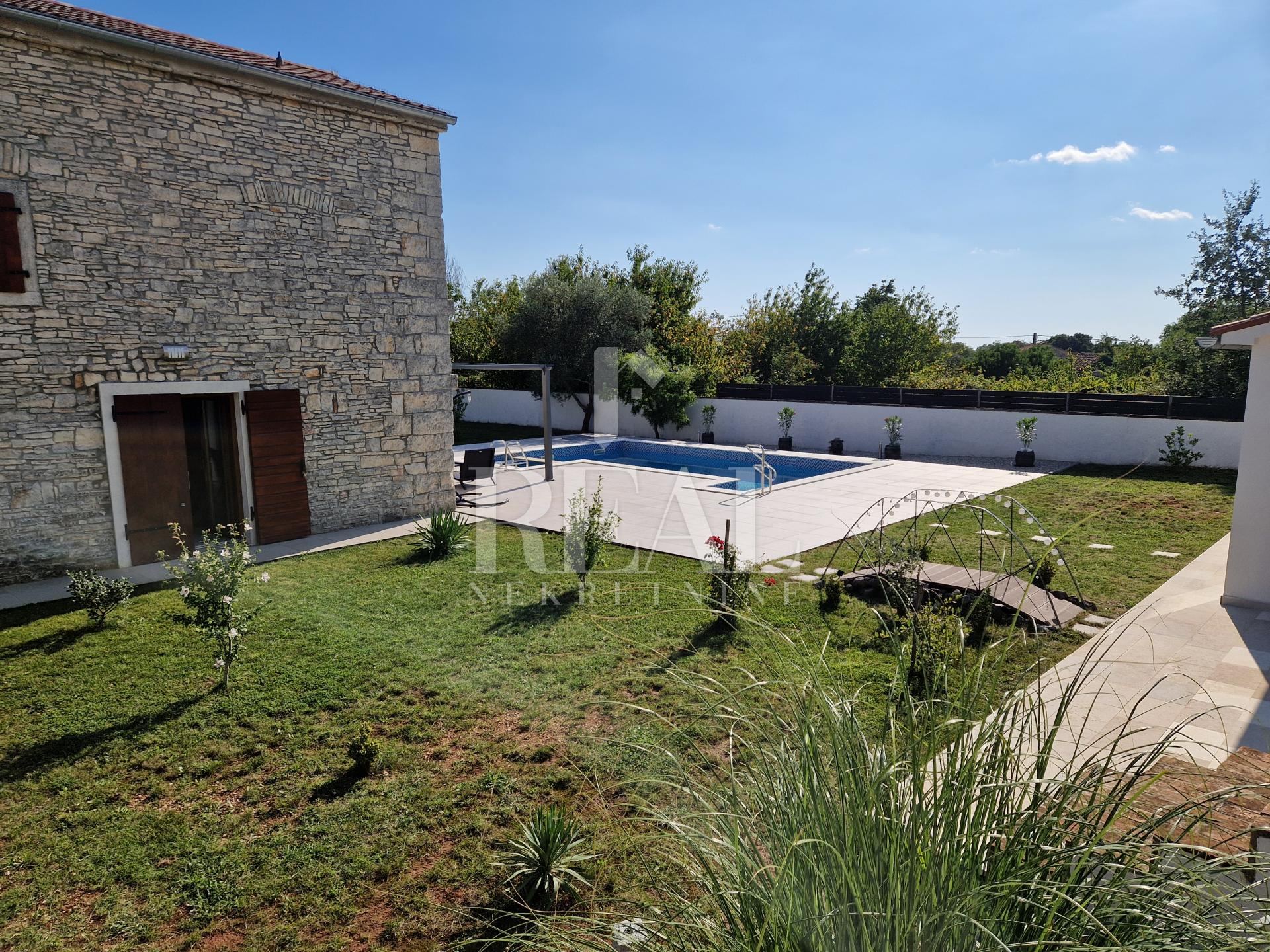 Haus u Svetvinčenatu, 226m², 4 sobe, slika 4
