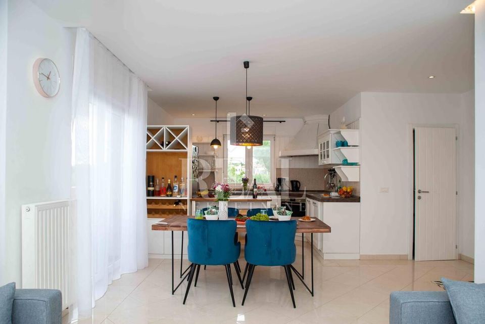 Wohnung u Kostreni, 97m², 3 sobe, slika 5