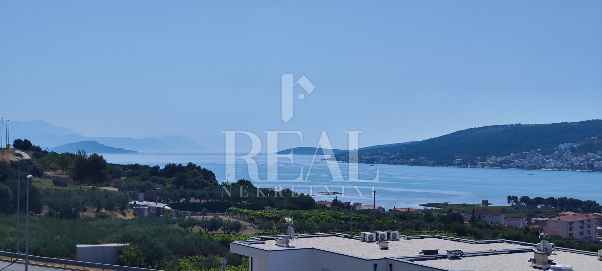 Apartment u Trogiru, 200m², 3 sobe, slika 2