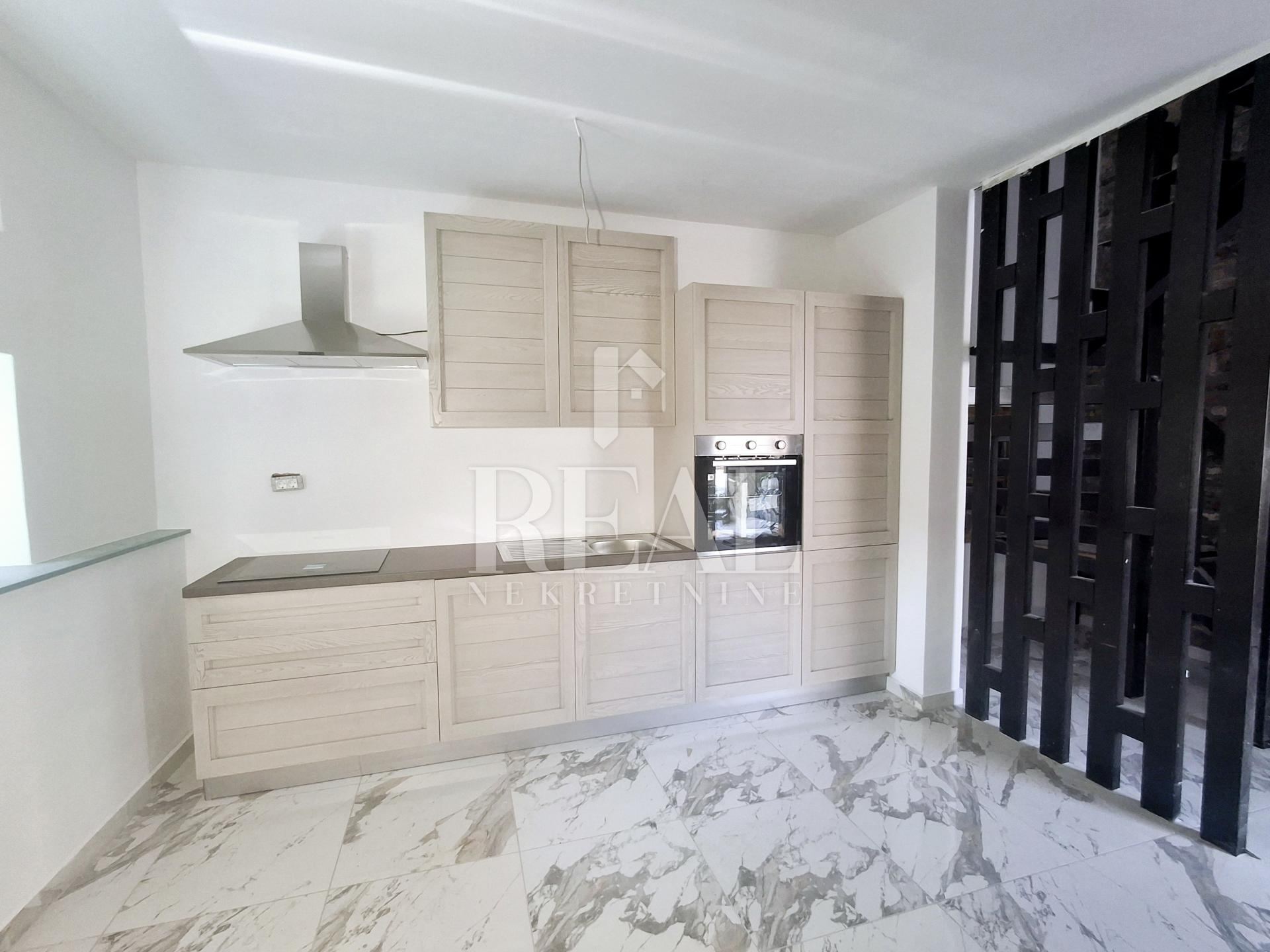 Casa u Vodnjanu, 105m², 2 sobe