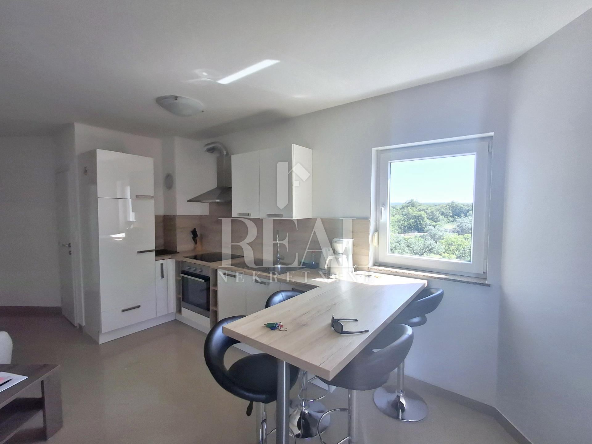 Stan u Vodnjanu, 75.9m², 2 sobe