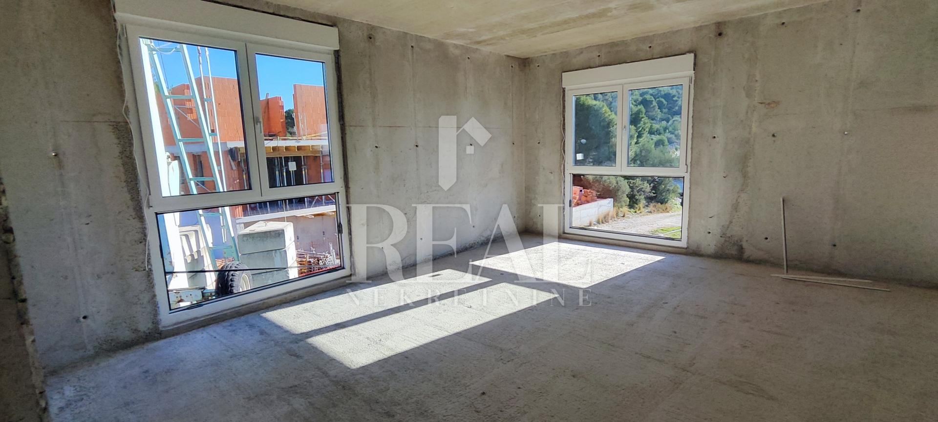 Stan u Trogiru, 89m², 3 sobe, slika 5